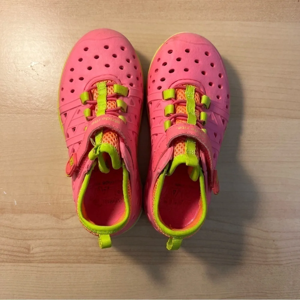 Stride Rite girls pink water hiking shoe. Like new!